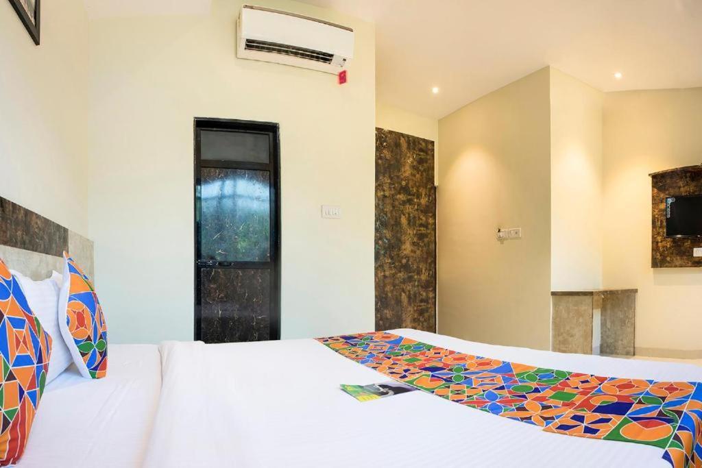 Hotel Embassy Grand Near Us Embassy Bkc Мумбаи Экстерьер фото