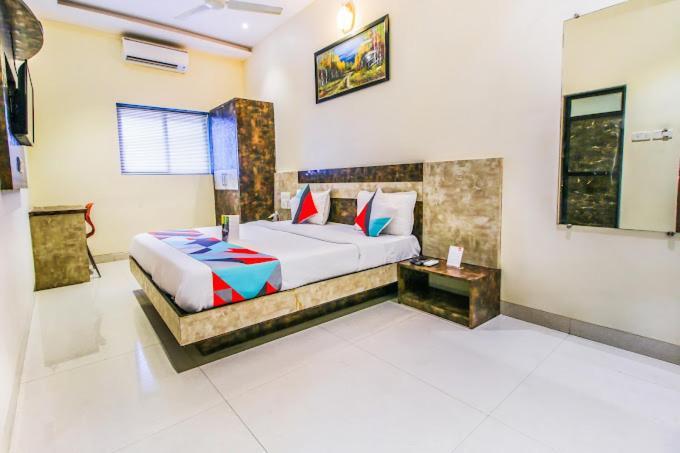 Hotel Embassy Grand Near Us Embassy Bkc Мумбаи Экстерьер фото