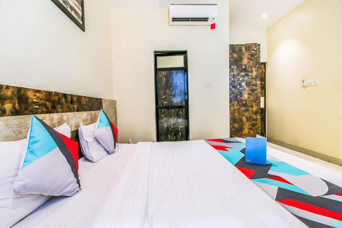 Hotel Embassy Grand Near Us Embassy Bkc Мумбаи Экстерьер фото