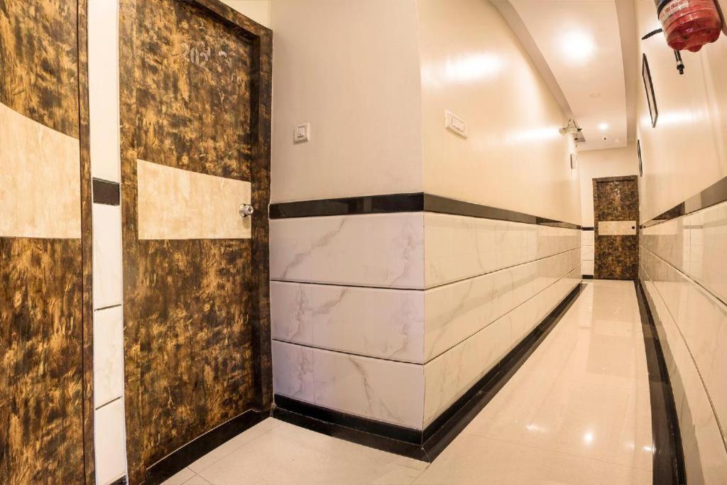 Hotel Embassy Grand Near Us Embassy Bkc Мумбаи Экстерьер фото